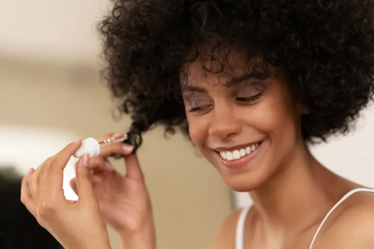 Comment structurer une routine efficace pour cheveux bouclés